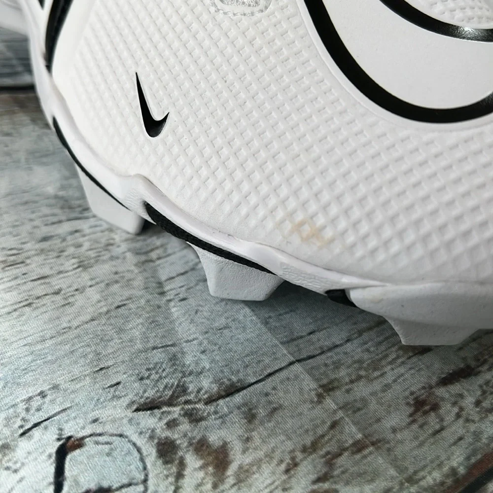 Men’s Nike Alpha Menace White/Black Alpha Cleats Size 11.5